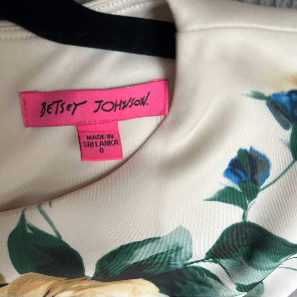 Betsey Johnson Cream Midi Cap Sleeve Dress - Size 0 - Picture 3 of 9